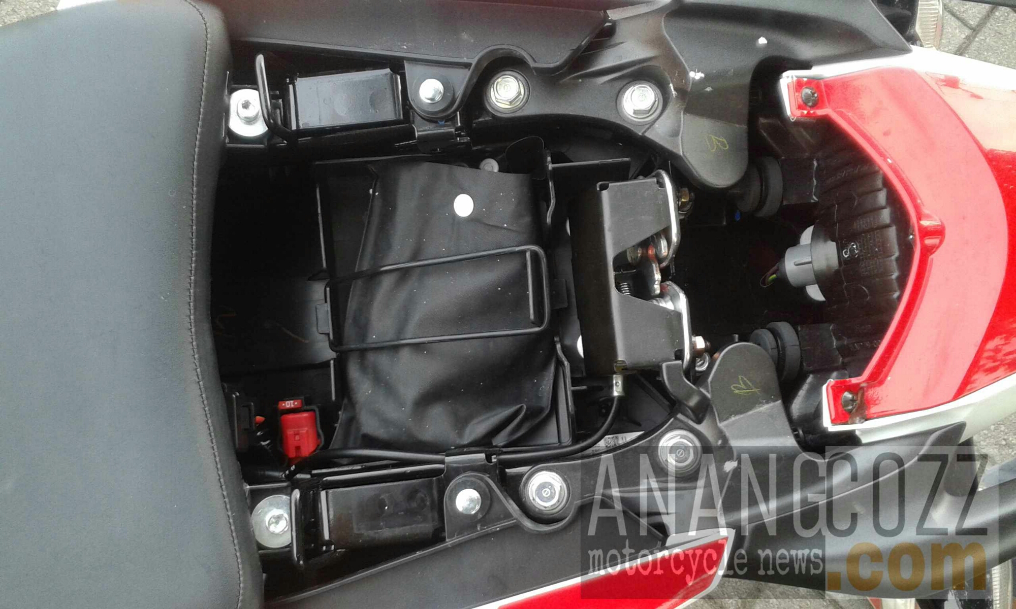Galeri All New Honda CBR150R Desain Kompak Sporty Abiss