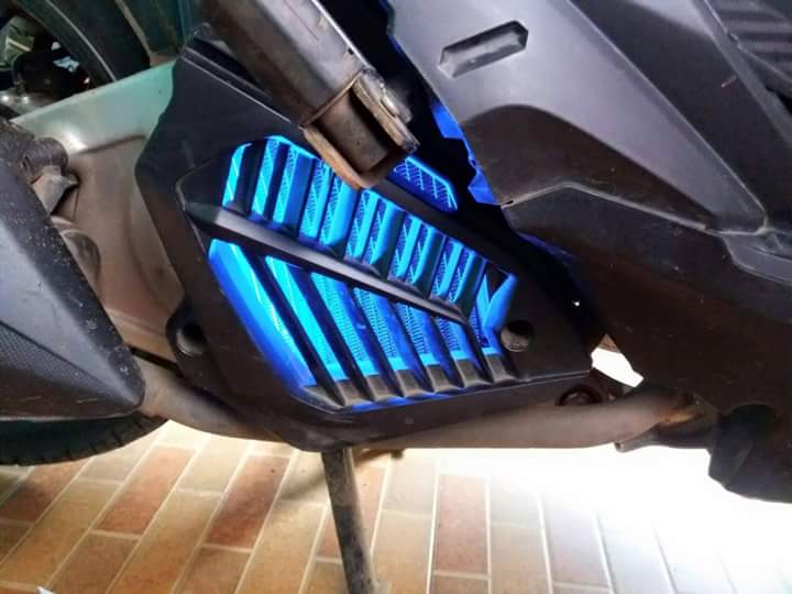 Modifikasi Honda Vario 150 Pasang LED Di Cover Radiator 